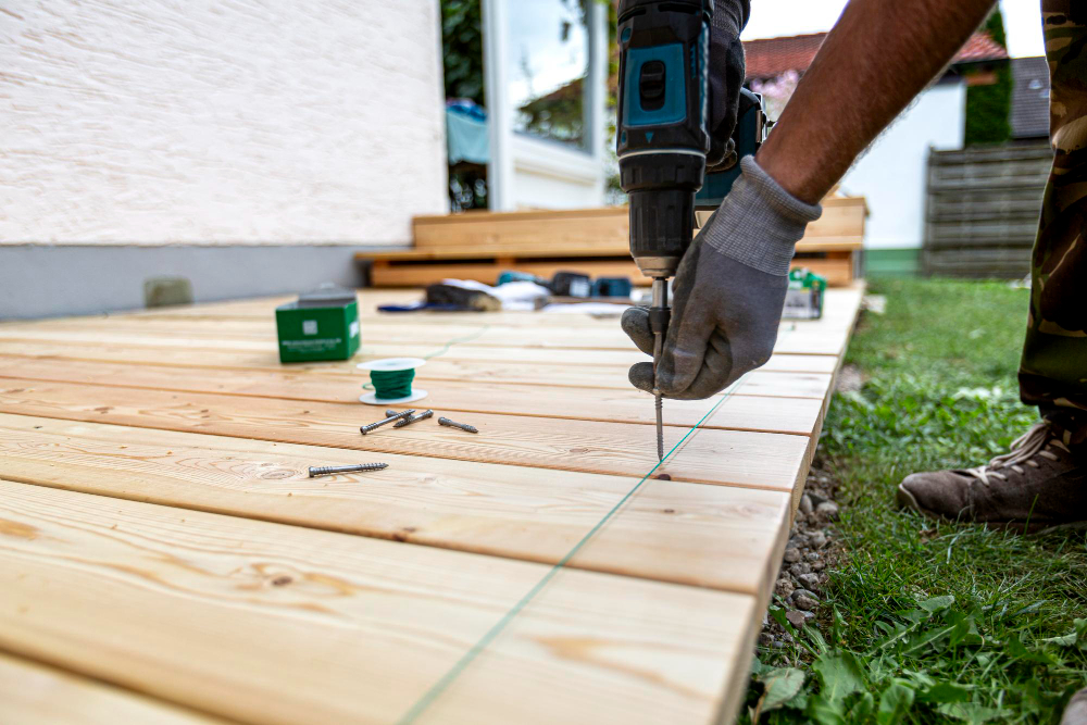  astuces pour Installer Terrasse en bois sur plot béton 
